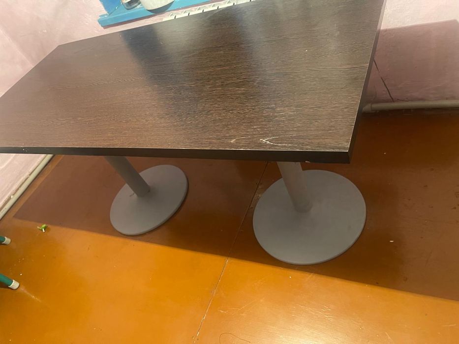 Продам стол нормальрый