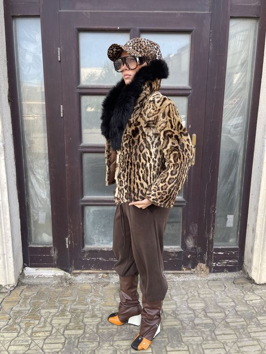 Haina scurta de ocelot cu guler de vulpe
