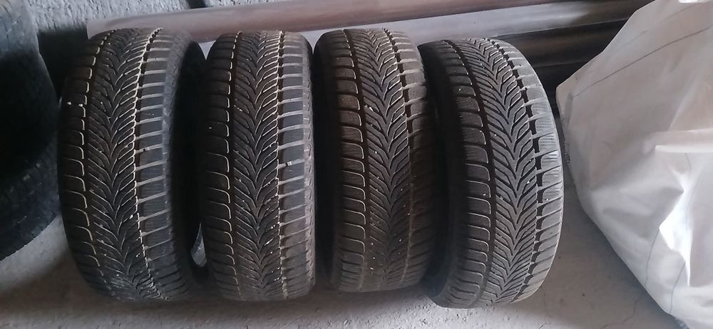 De vânzare 4 cauciucuri