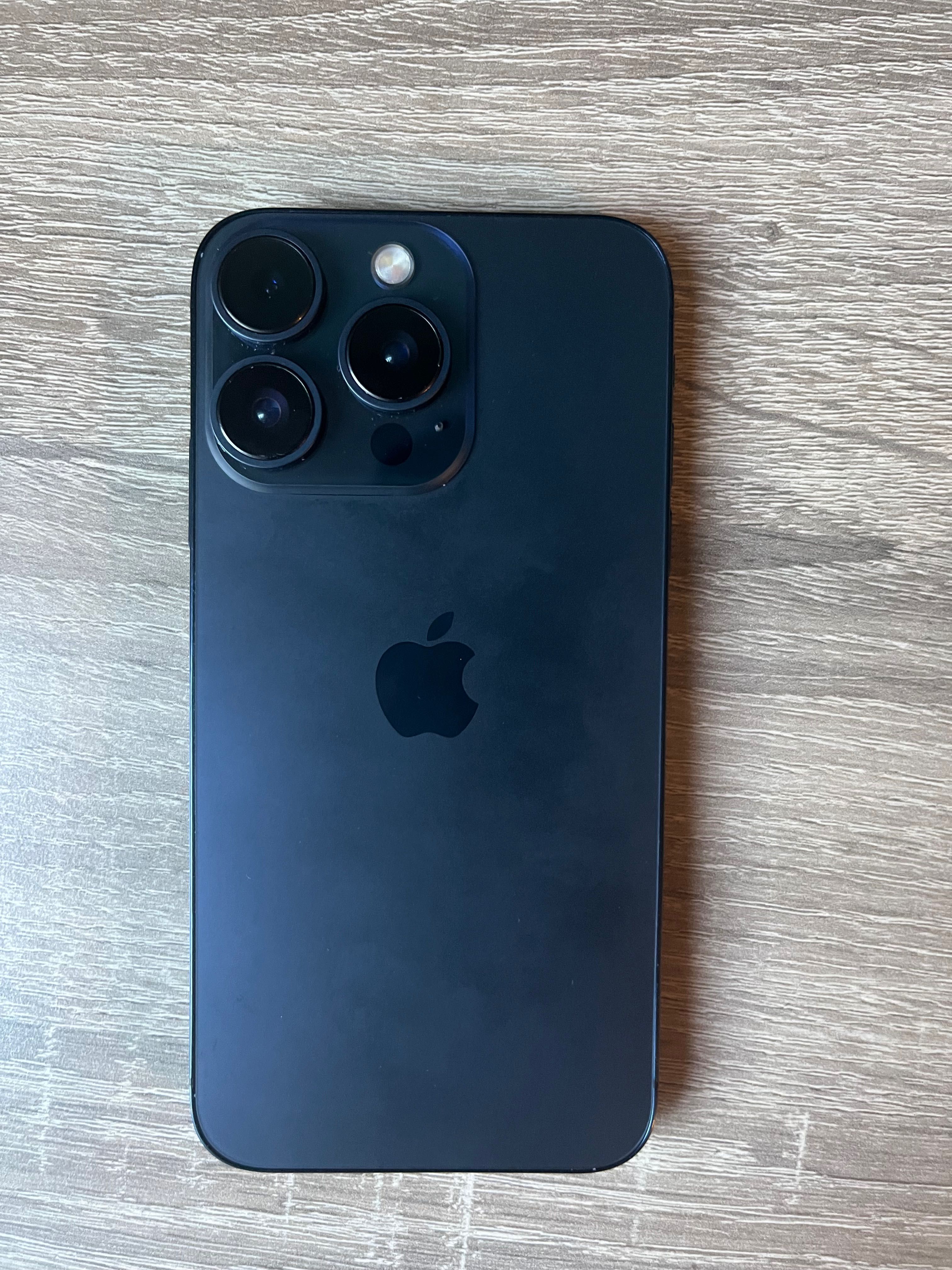Продавам iPhone XS в корпус на IPhone 15 pro titanium blue.