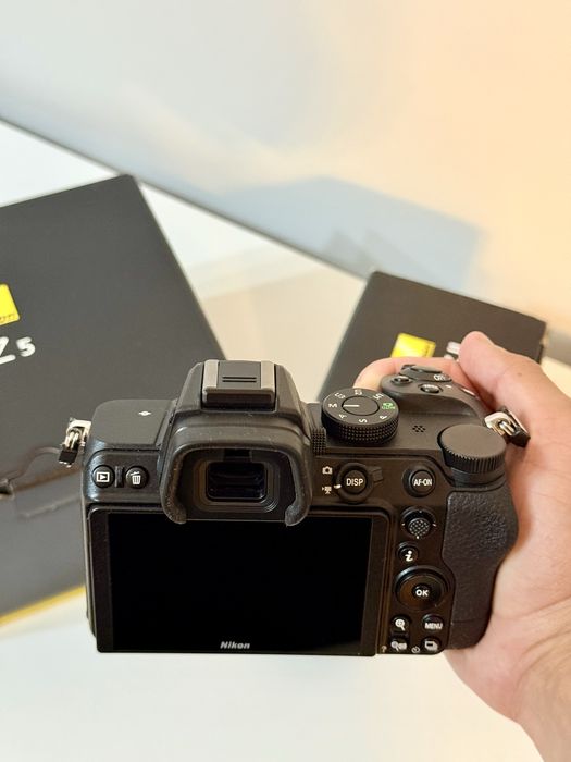 Vand Nikon z5 , Ftz ii , obiectiv 50 1.8 plus alte accesorii