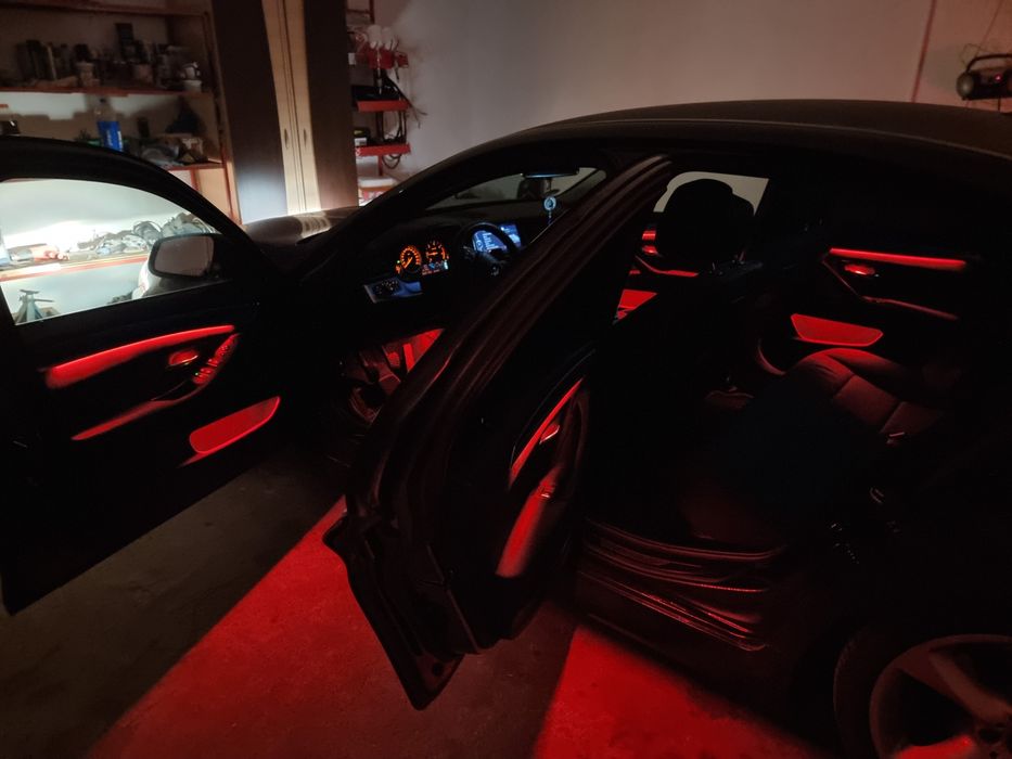 Montez lumini ambientale auto