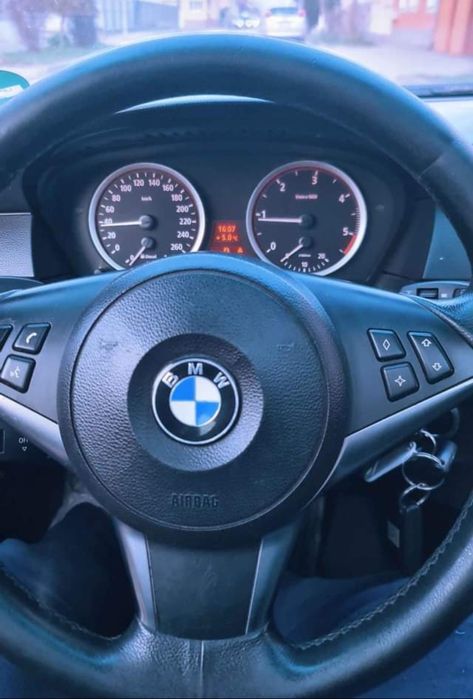 BMW 520d cutie automată 230 cai