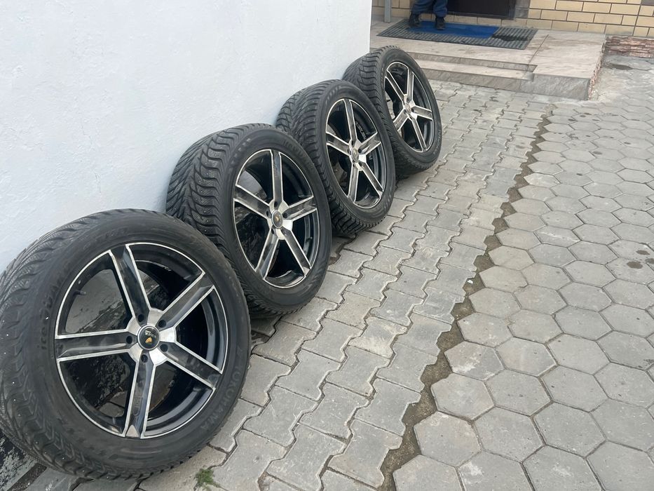 Комплект зимних шин с титановыми дискоми
