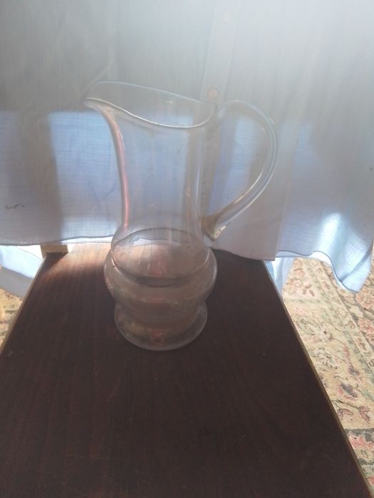 Чаши стъклени и порцеланови