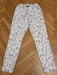 Pantaloni dama C&A albi cu model, mar 38-40