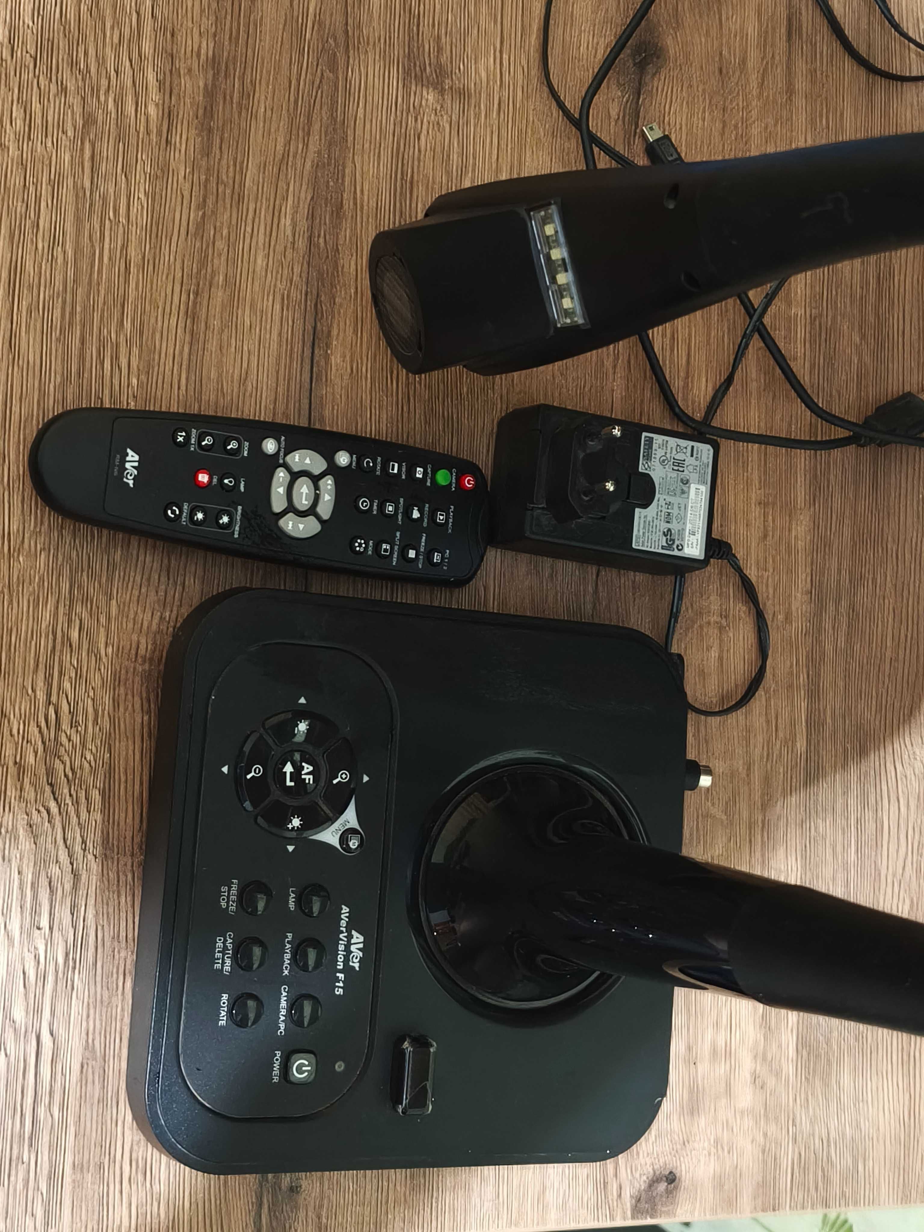 Документ-камера AVerVision F15