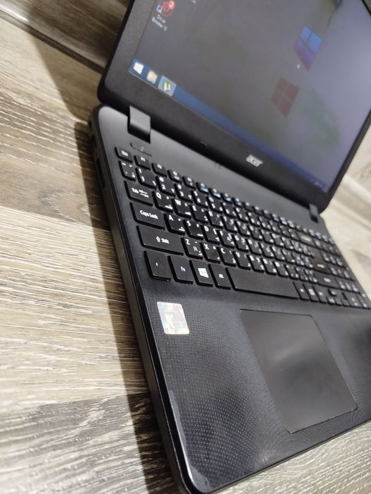 Acer ofisnoy noutbuk 4/500gb xotira