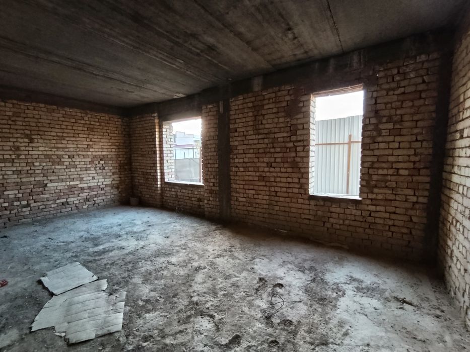 Yangi qurilgan uy sotiladi. Продается новый дом