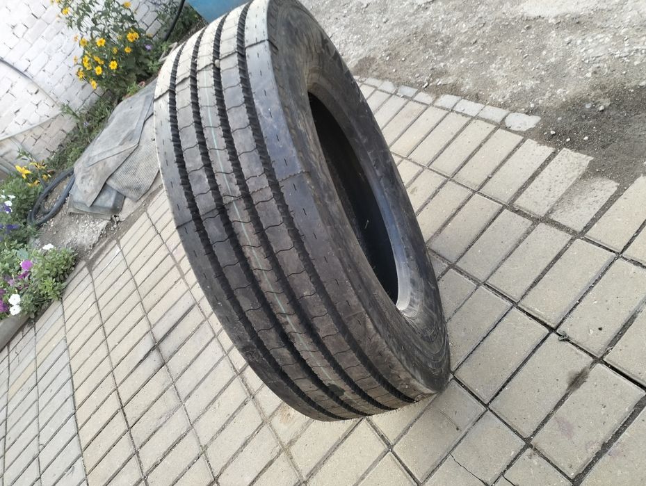 Продам грузовые шины