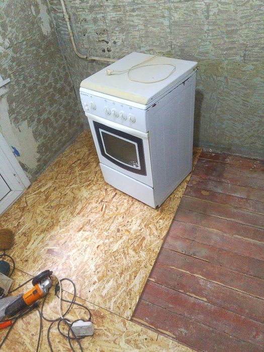 Ремонт старых полов.