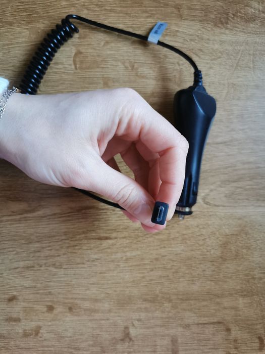 Incarcator telefon la bateria masinii micro USB