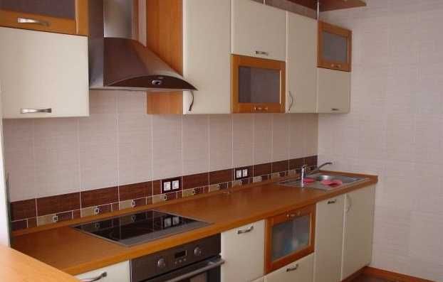 Дава се под наем Двустаен апартамент в Пловдив, Въстанически - 60 кв.м за 204 € - Снимка #1