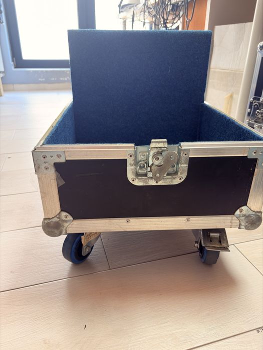 Flight Case profesional cu roți – transport echipamente audio/lumină