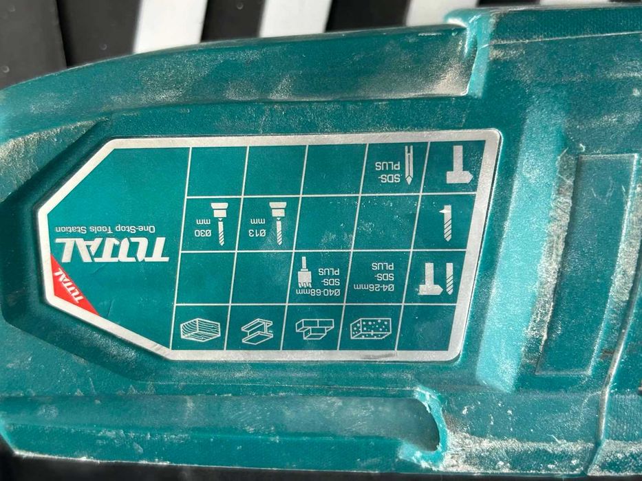 Перфоратор TOTAL TH308268-2  SDS+ 800 W  2.5 J