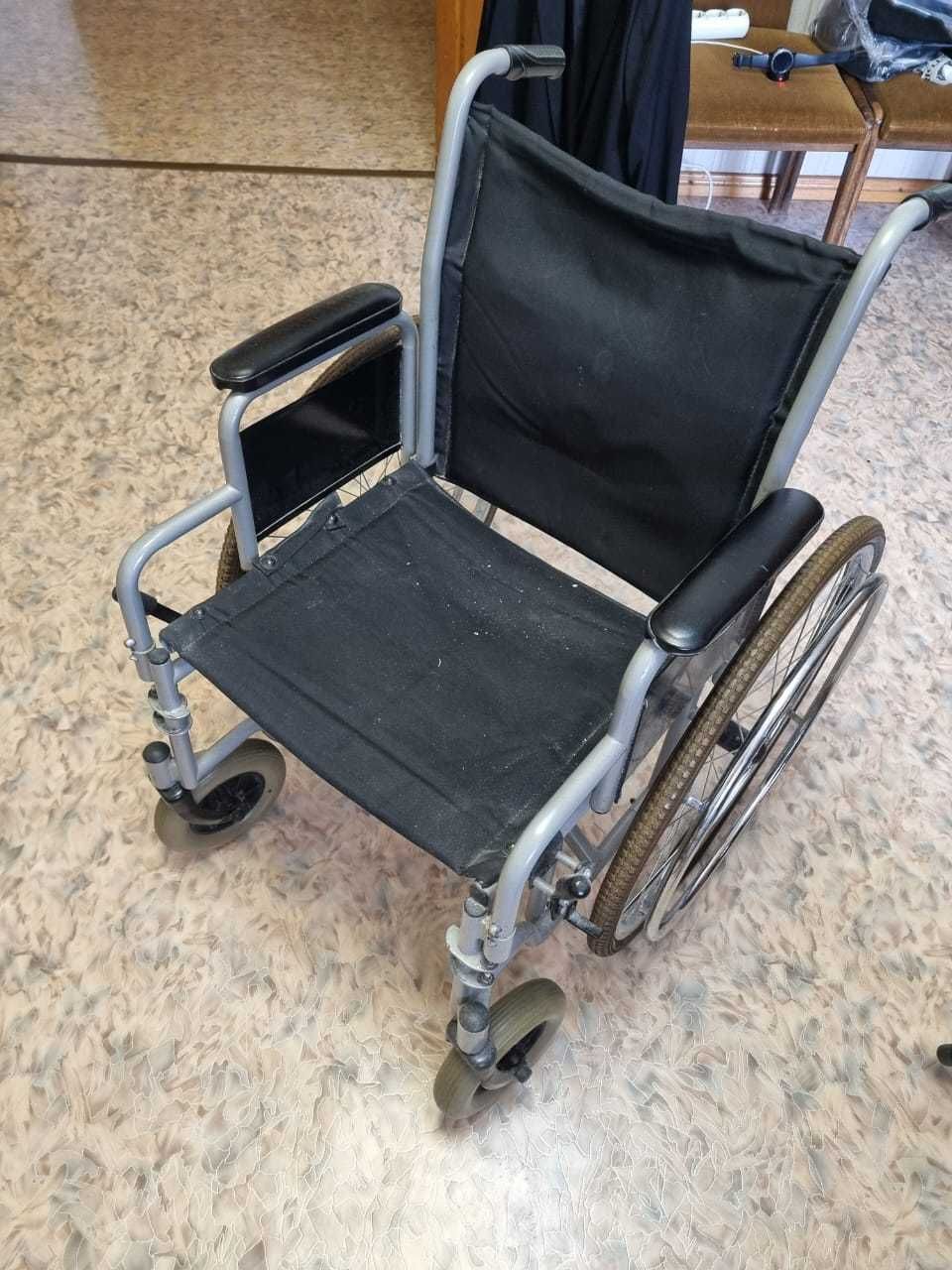 Коляска инвалидная