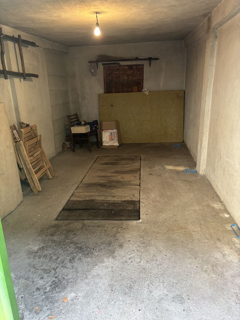 Дава се под наем Гараж / Паркомясто в Пловдив, Център - 20 кв.м за 102 € - Снимка #1