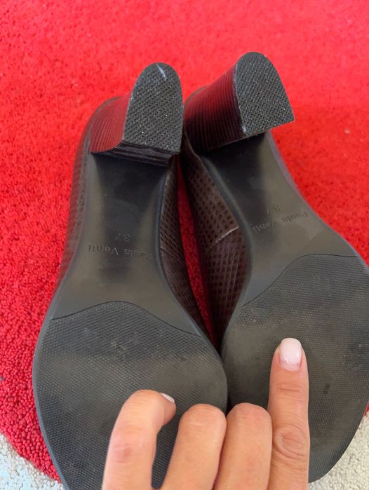 Елегантни дамски обувки на ток 37 номер