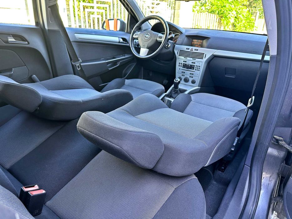 Opel Astra 1.4 Benzina | An 2009 EURO 4 | RATE | Livrare GRATUITA