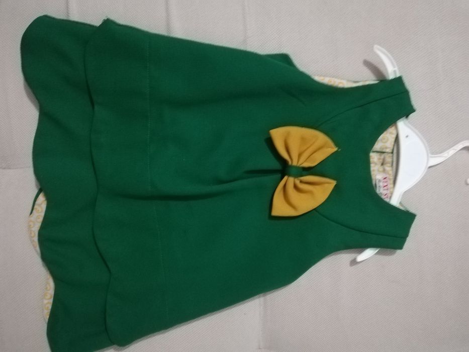 Set 2 piese paltonaș și rochiță, gecuta și rochiță tradițională.