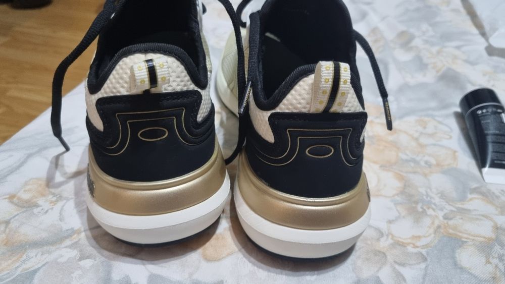 Adidasi Bench dama - marime 40