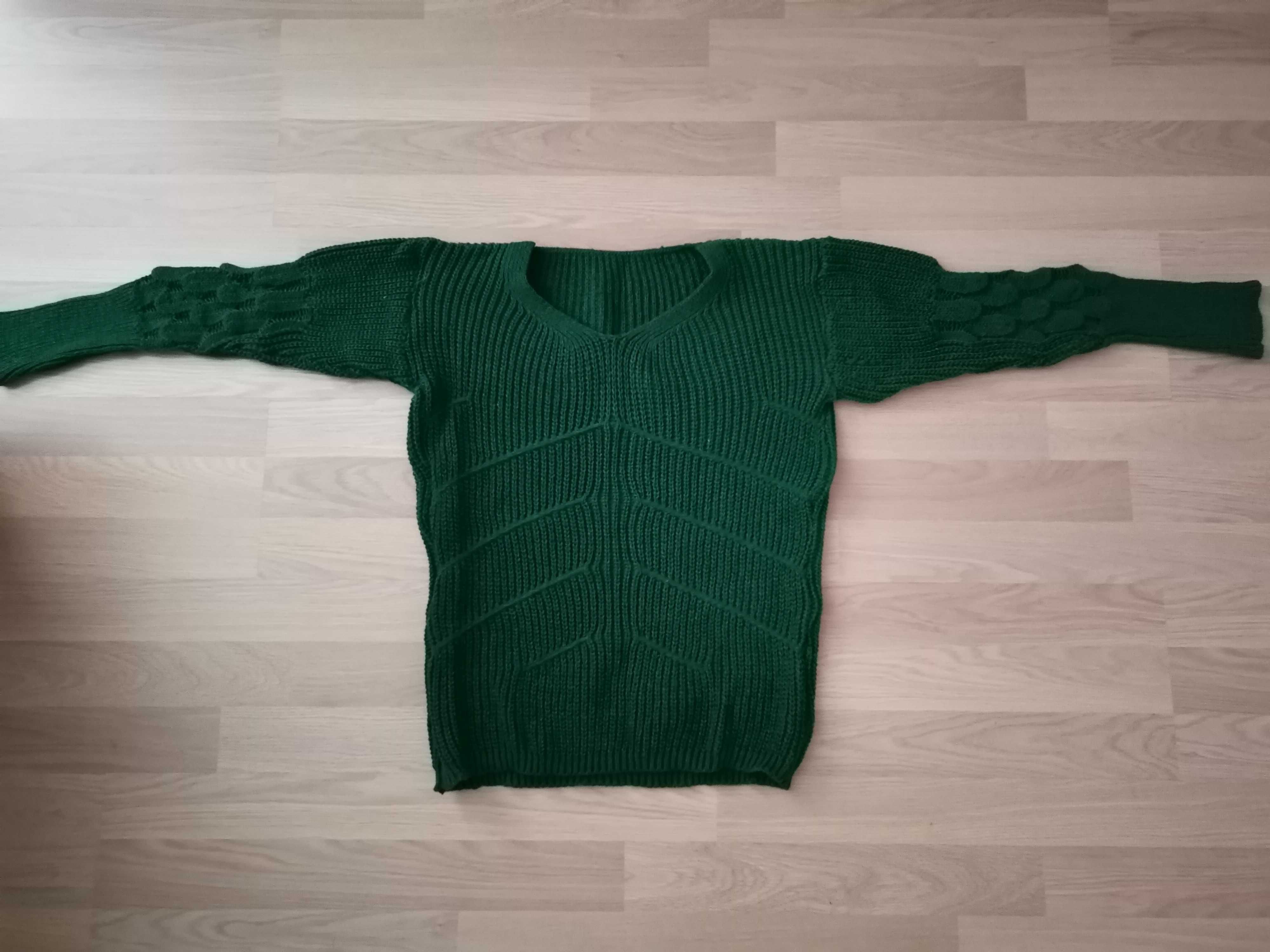 Маслени зелен пуловер НОВ