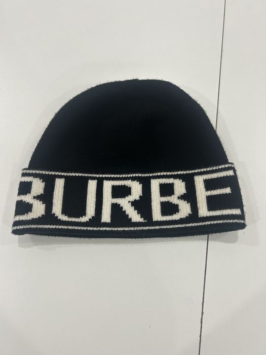 Burberry шапка.