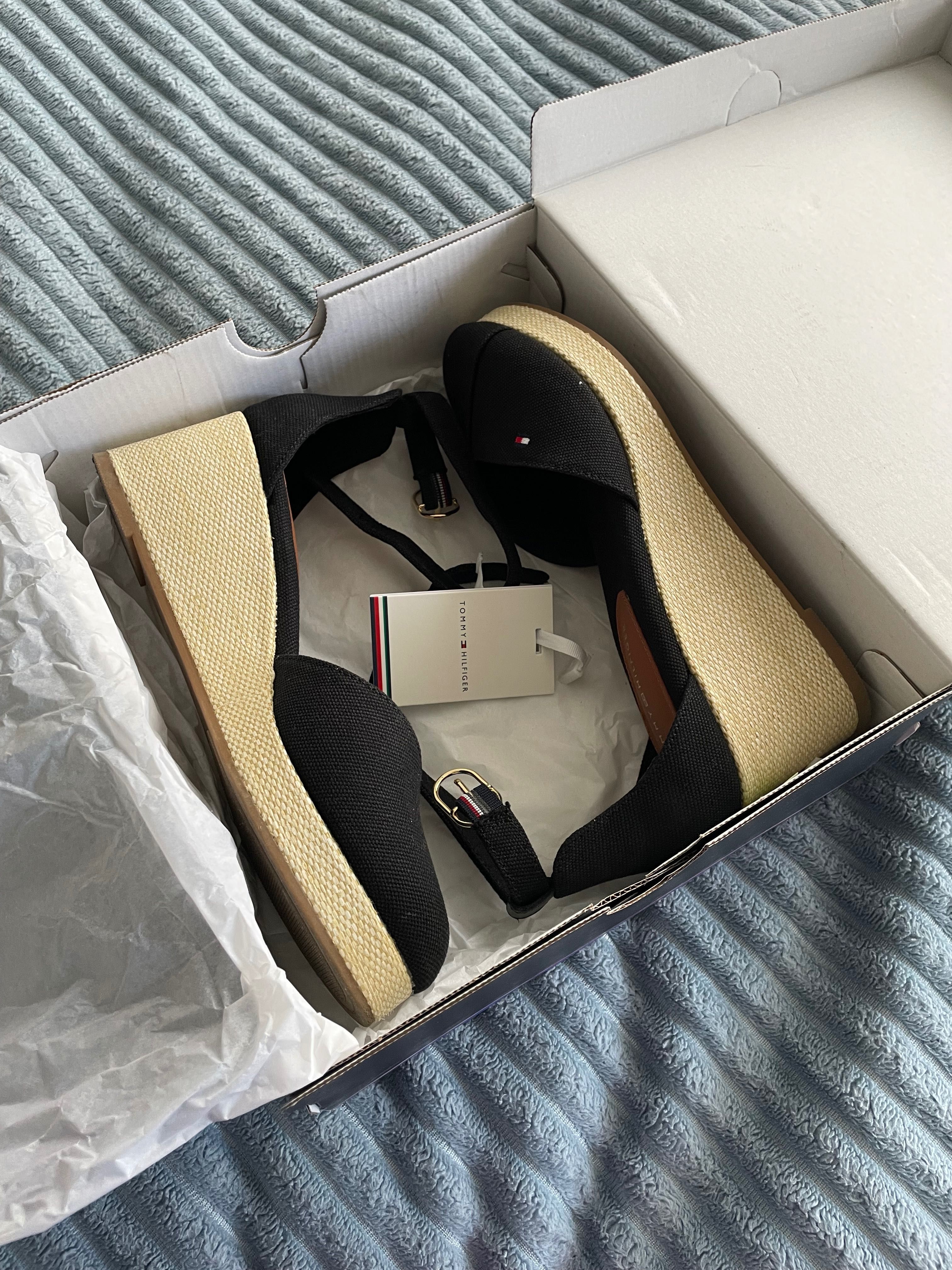 Обувки Tommy Hilfiger