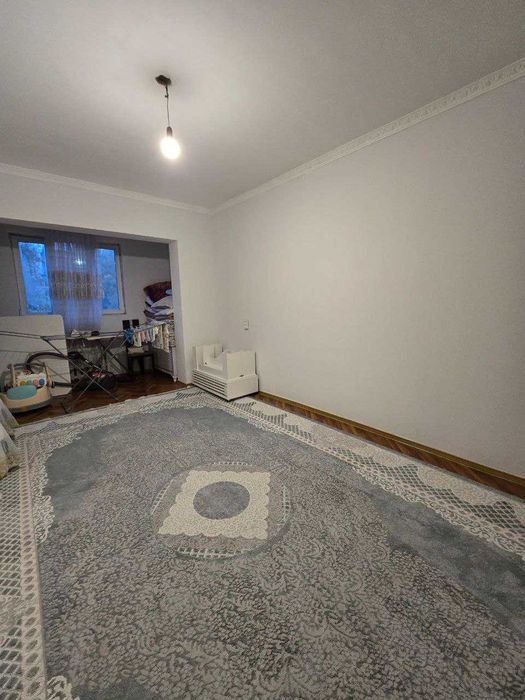 18 мкр , 2 ком квартира 3 эта из 5, срочно