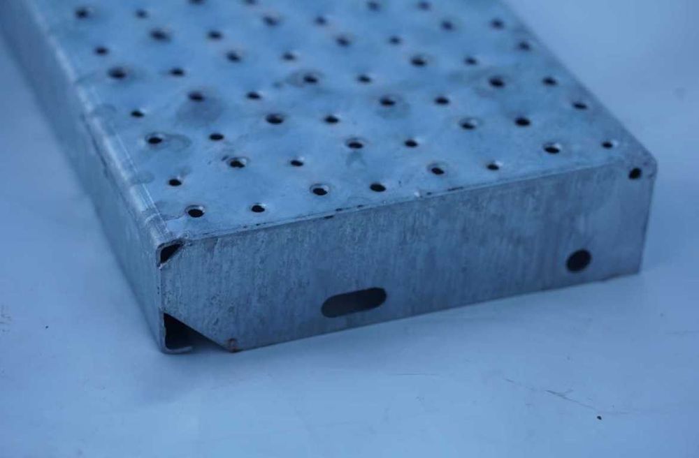 Treapta metalica zincata 1200 x 250 din tabla ambutisata si zincata
