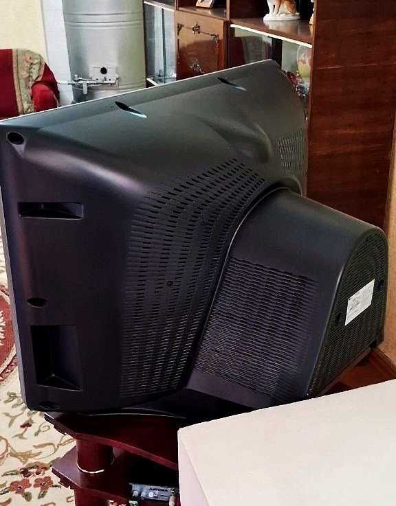 Продам телевизор LG - большой экран!