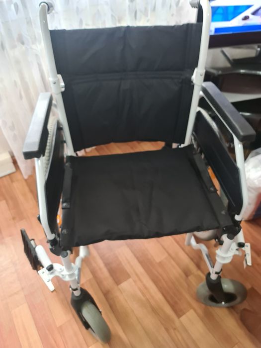 Продам инвалидную коляска