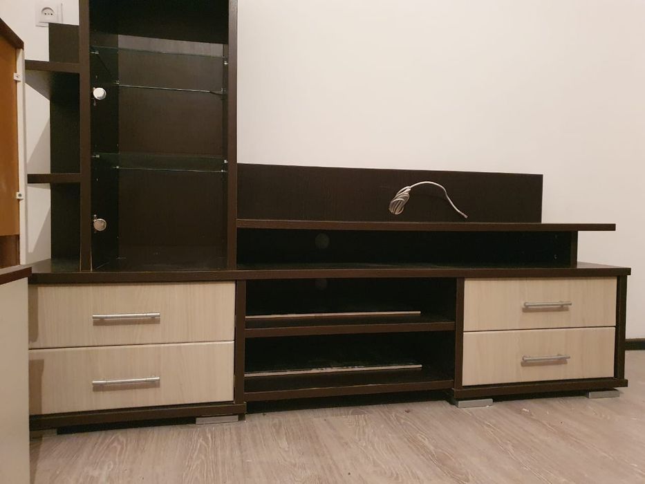 продаётся подставка под телевизор по выгодной цене