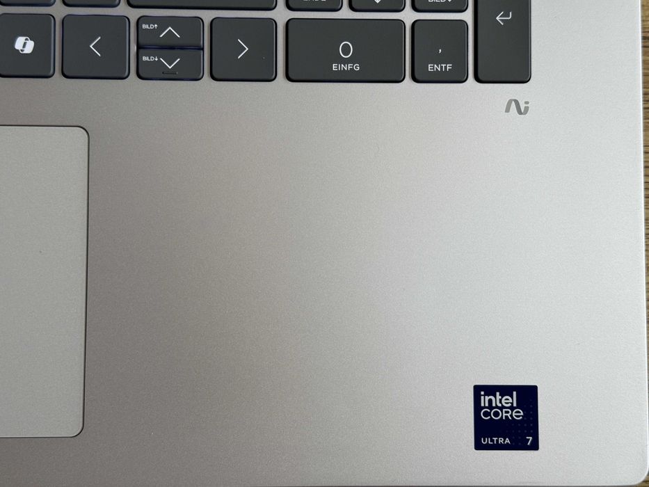 НОВ!17.3 HP OmniBook Touch`Ultra 7-256V/16GB DDR5/1TB SSD/Гаранция 22м