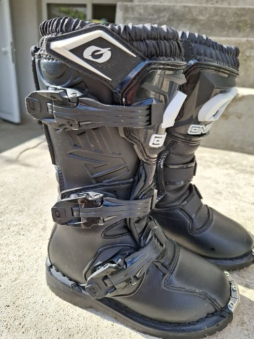 Детски кросови ботуши O'NEIL 
Размер 31
Слагани са няколко пъти,нормал