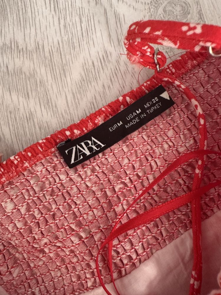 Рокля червена Zara