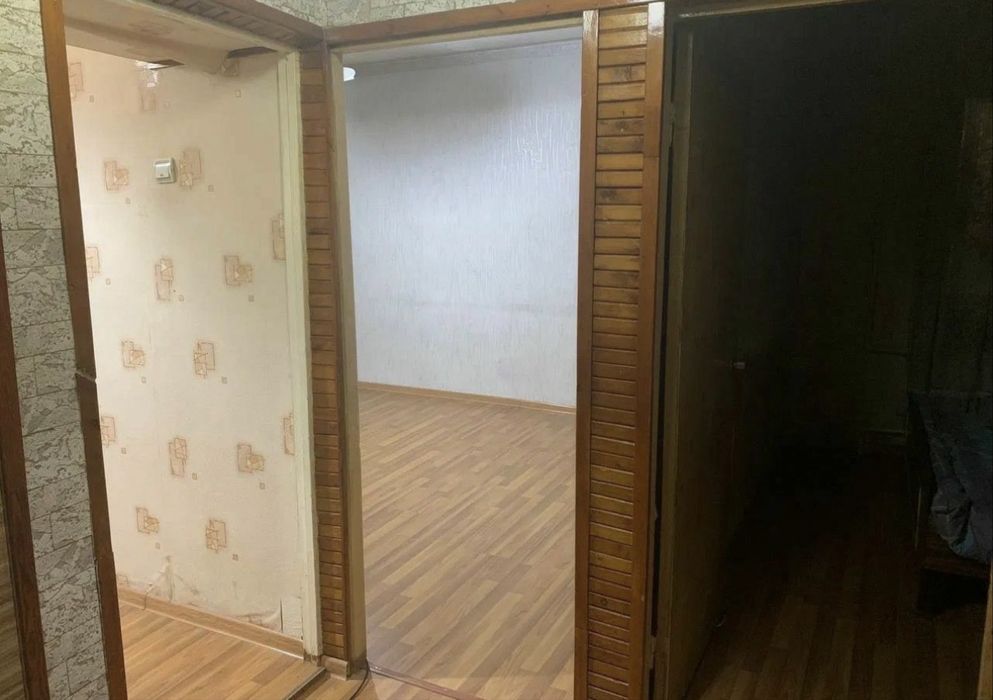 Код 810  Продам 2/1/4 ком квартиру куйлюк массив 1 кирпич ул Муниса