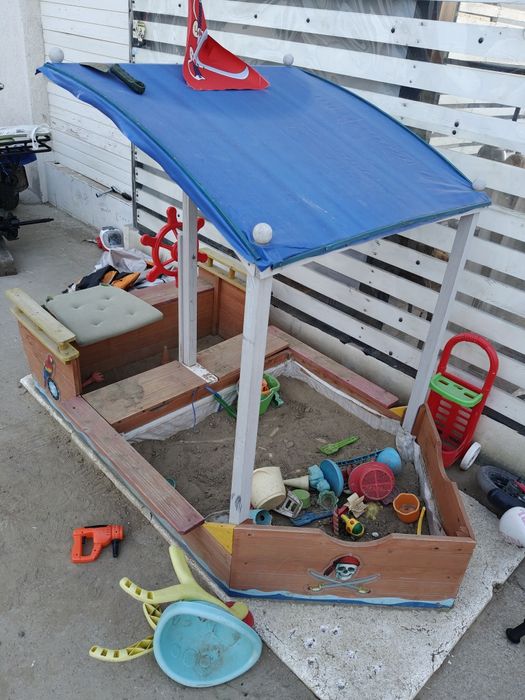 Barca cu nisip Corabia Piratilor