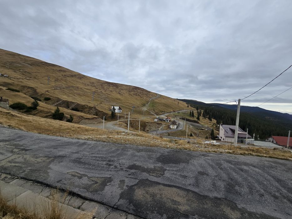 Proprietar vând parcele de teren intravilan Rânca