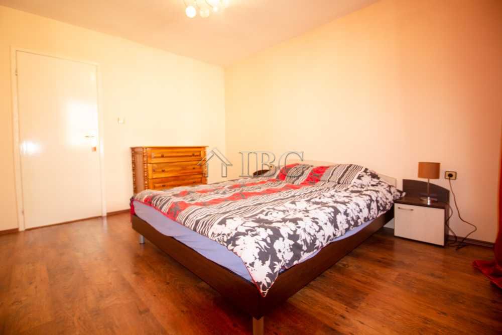 Продава се Тристаен апартамент в Русе, Център - 90 кв.м за 1400 €/кв.м - Снимка #5