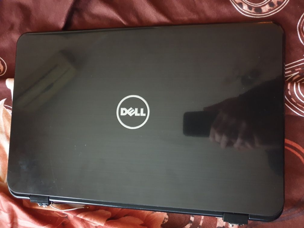 Dezmembrez DELL Inspiron N5110 i5 2.4 Ghz