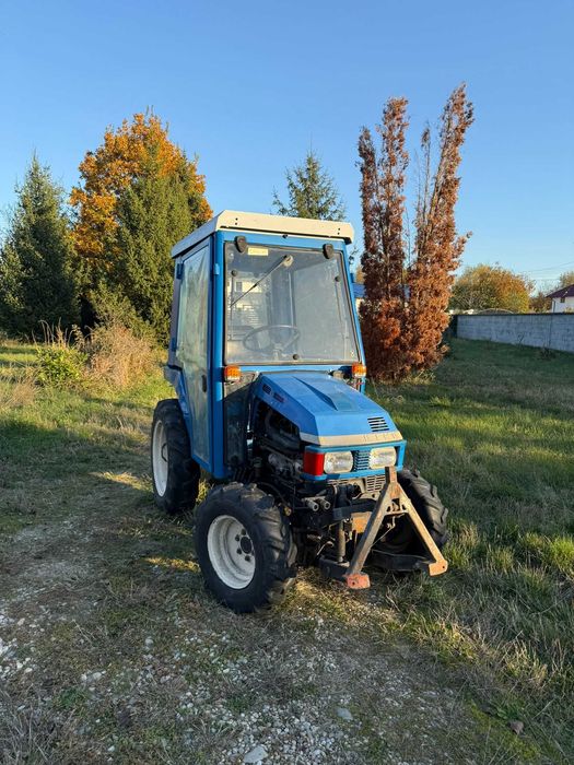 Tractoras japonez Iseki TU18