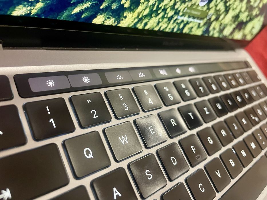 Macbook Pro 13" M1, 16gb ram, 512 ssd impecabil