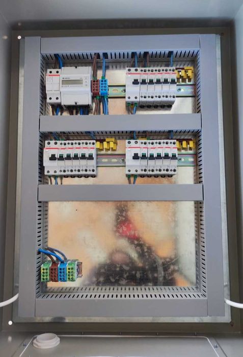 Prestări servicii instalații electrice