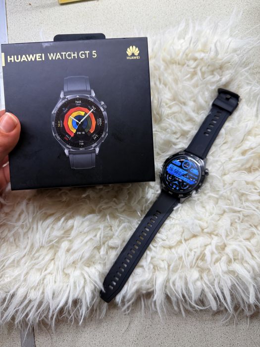 Huawei watch Gt 5 със слушалки