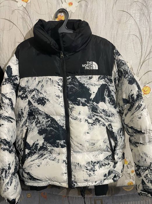 Продам зимнюю куртку.TNF