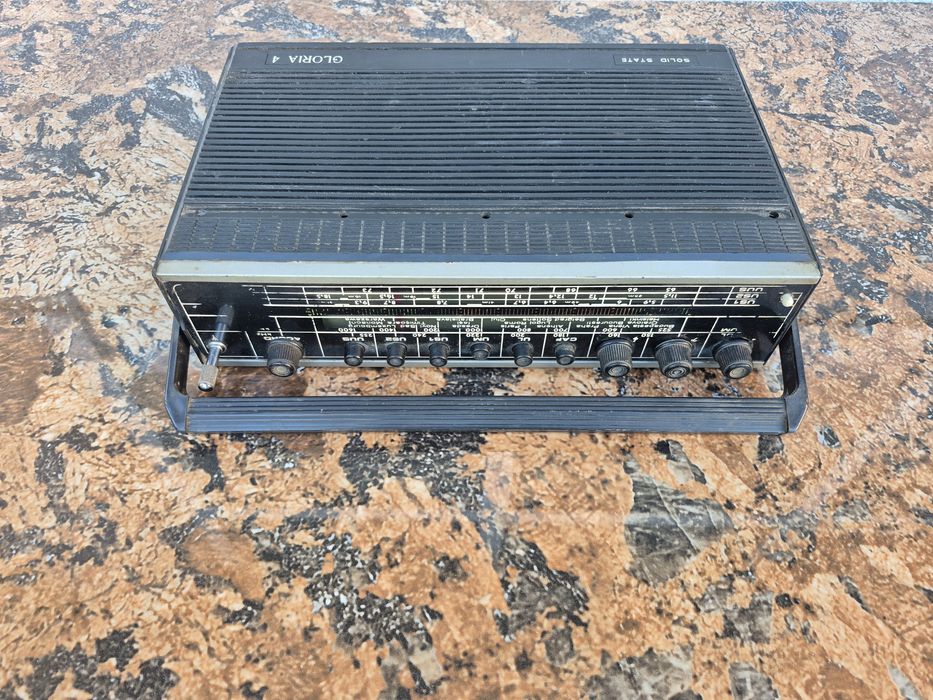 Radio vechi Gloria 4,RP1524Tehnoton SA;Iasi an 1985 functional