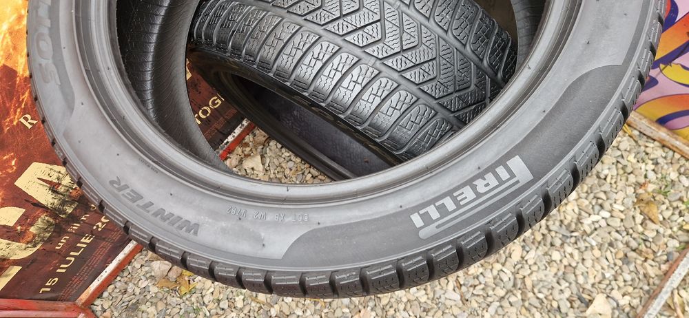 2 Anvelope  impecabile Pirelli 245 45 R19. M+S