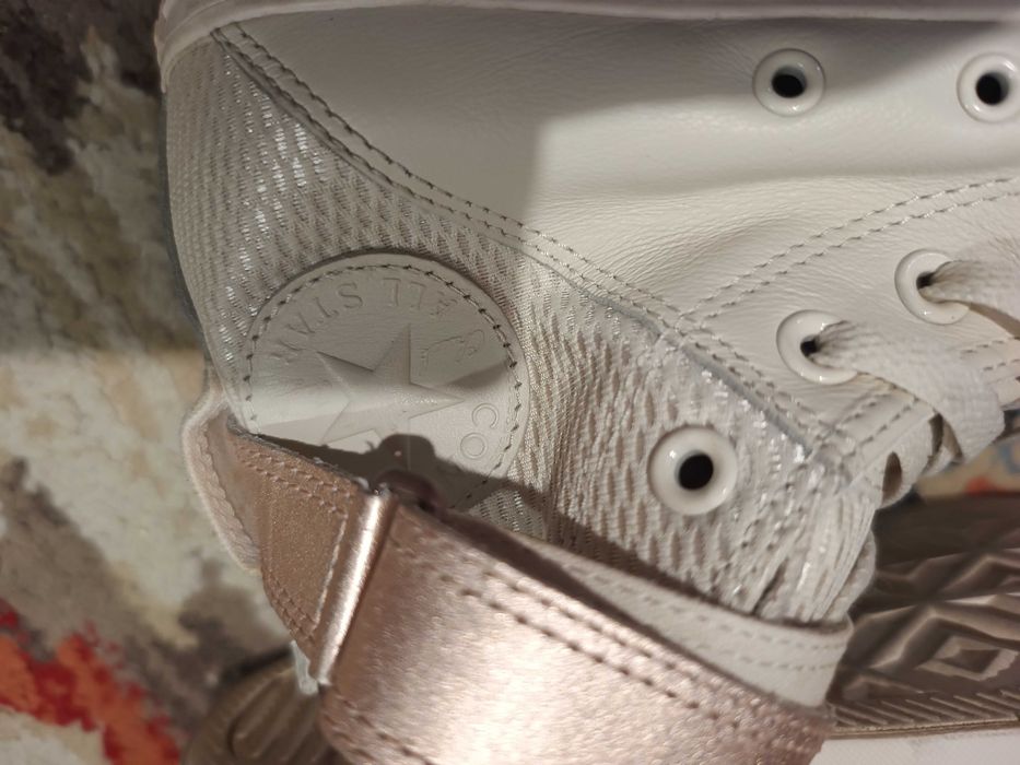 Converse noi mărimea 39