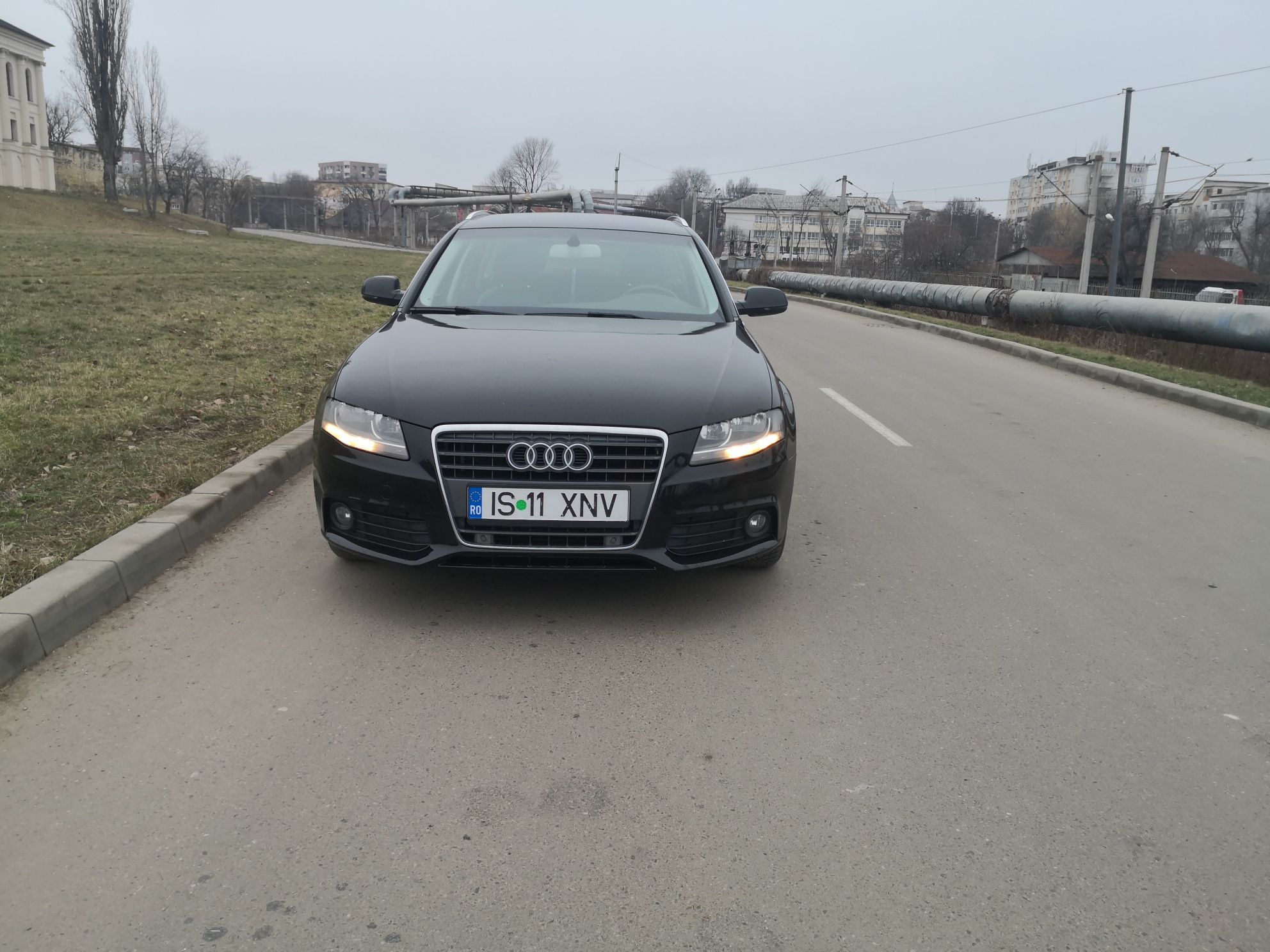 Vând Audi A4 B8 2011